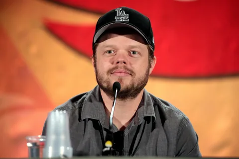 Элден Хенсон фото 1