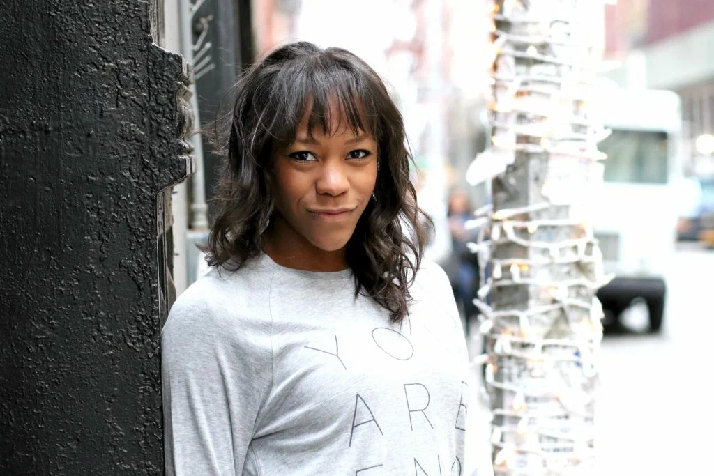 Никки М. Джеймс фото 1